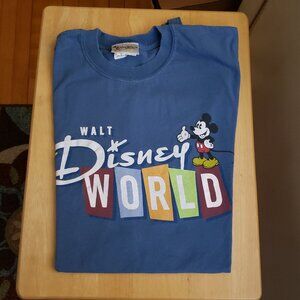 EUC Men's Walt Disney World t-shirt medium